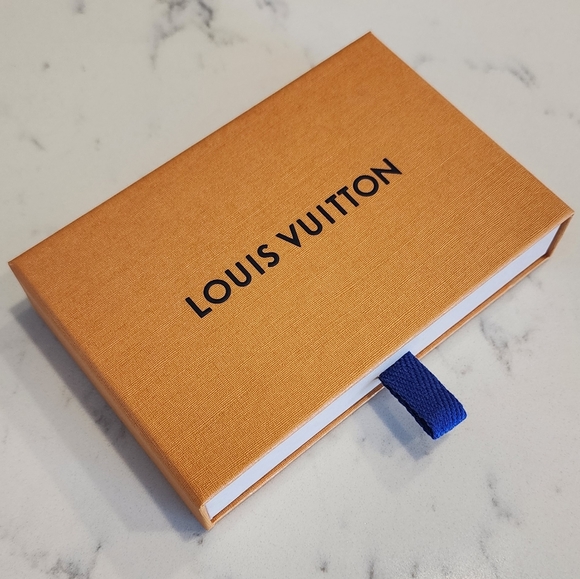 LOUIS VUITTON - Mini giftbox (Authentic) 1 - Picture 1 of 5